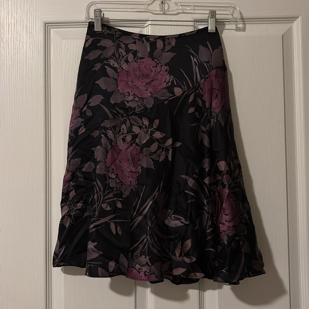 Ann Taylor Black Floral 100% Silk A line Skirt Sz 0P